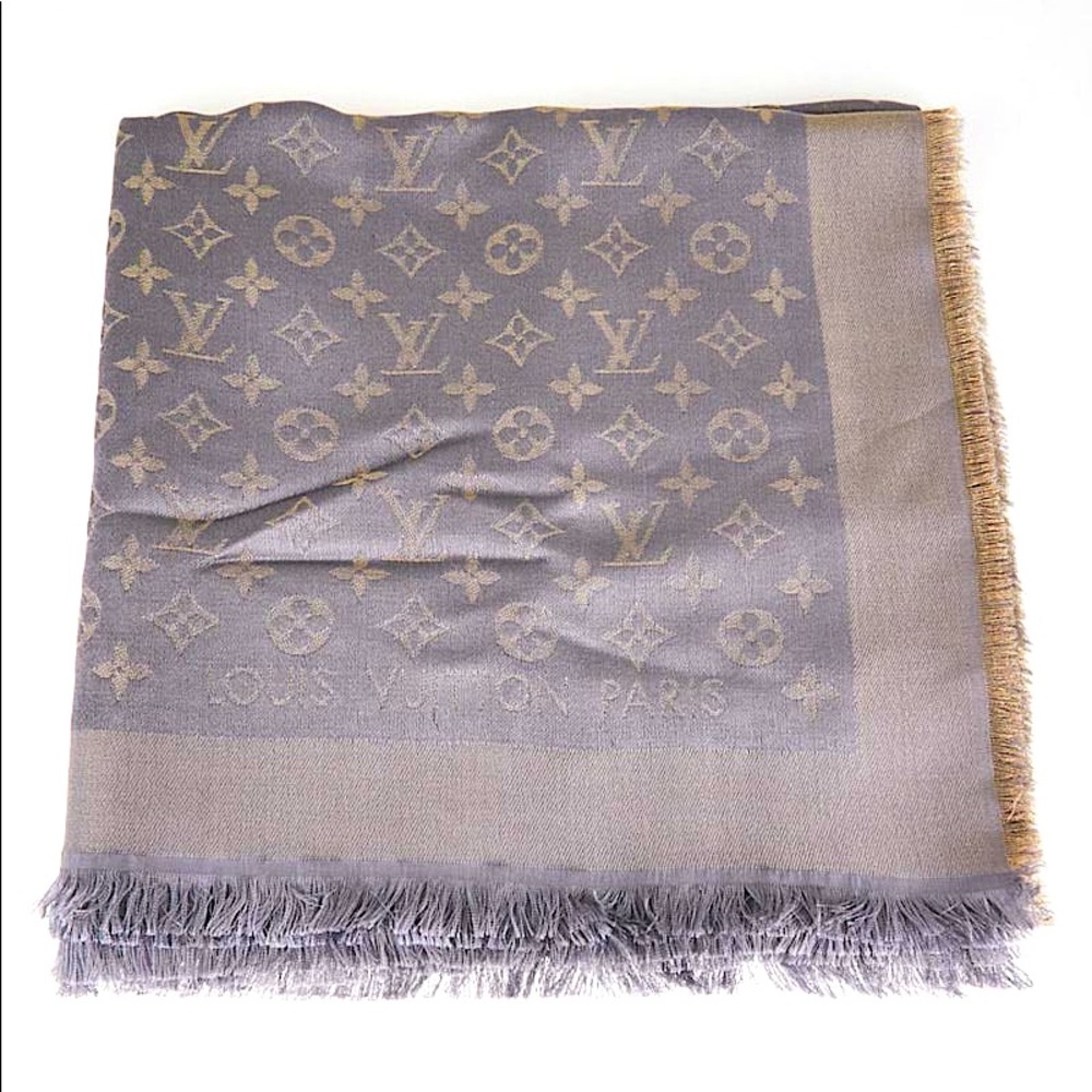 Louis Vuitton Monogram Shine Shawl - Picture 2 of 5